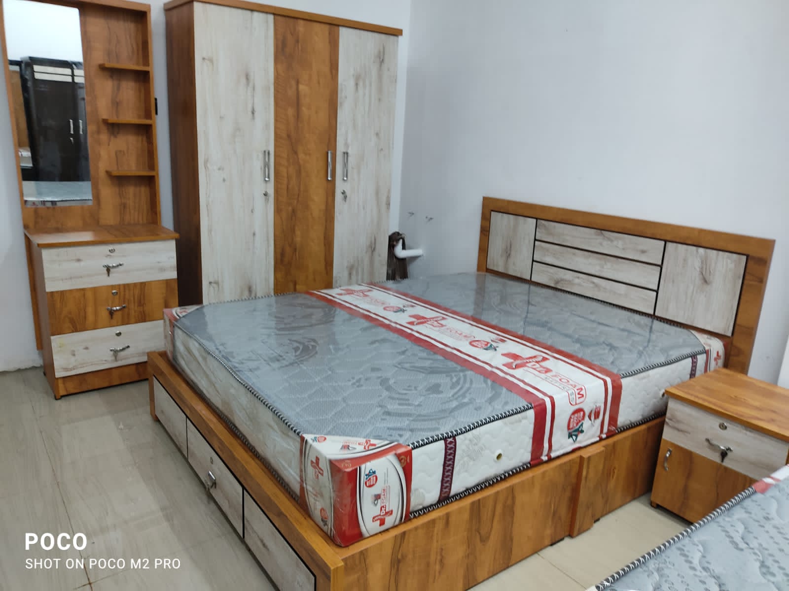 HONEST FURNITURE KUTTIKKATTUR